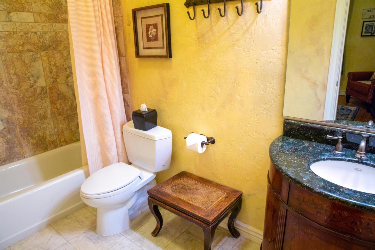 Letson Loft Hotel Bisbee Oda fotoğraf